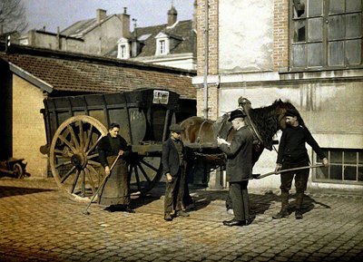 Mitarbeiter der Maison Rohart mit Pferd und Wagen, Reims, Marne, Frankreich, 1917 von Fernand Cuville